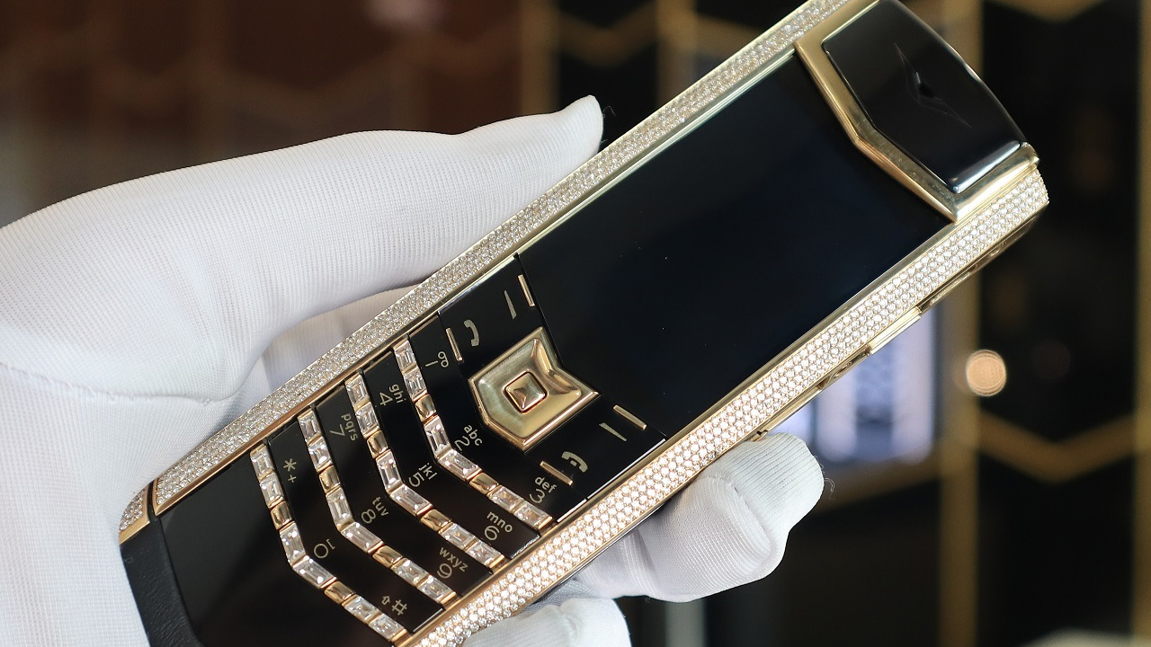 Vertu Signature Diamond – Đẳng cấp của sự tinh tế