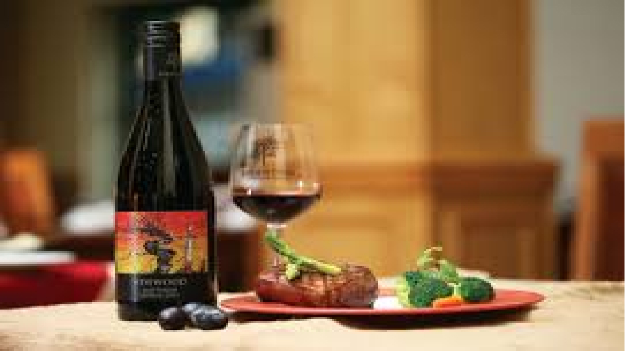 Rượu đắt nhất thế giới – 2000 Domaine de la Romanée-Conti “La Tâche” và vương quốc Pinot Noir