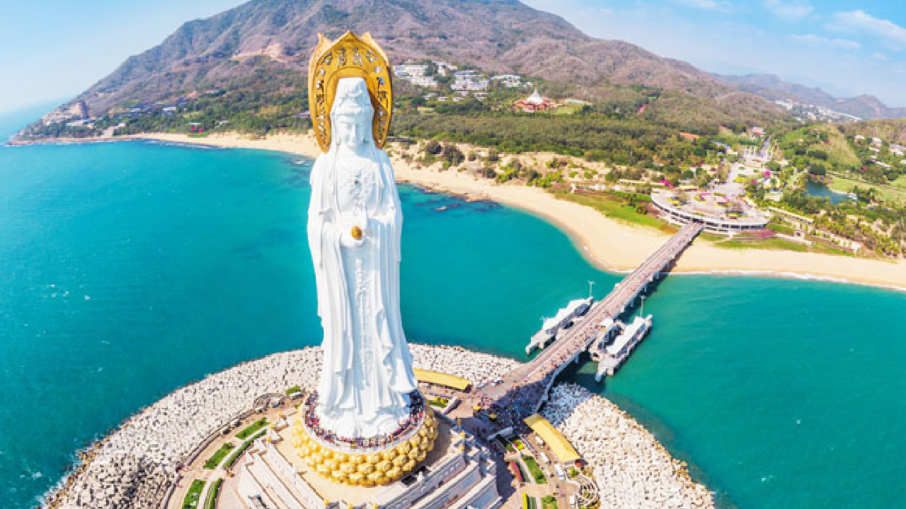 Phật Quan Âm Hải Nam (Trung Quốc) – Ba mặt từ bi hướng về thế giới