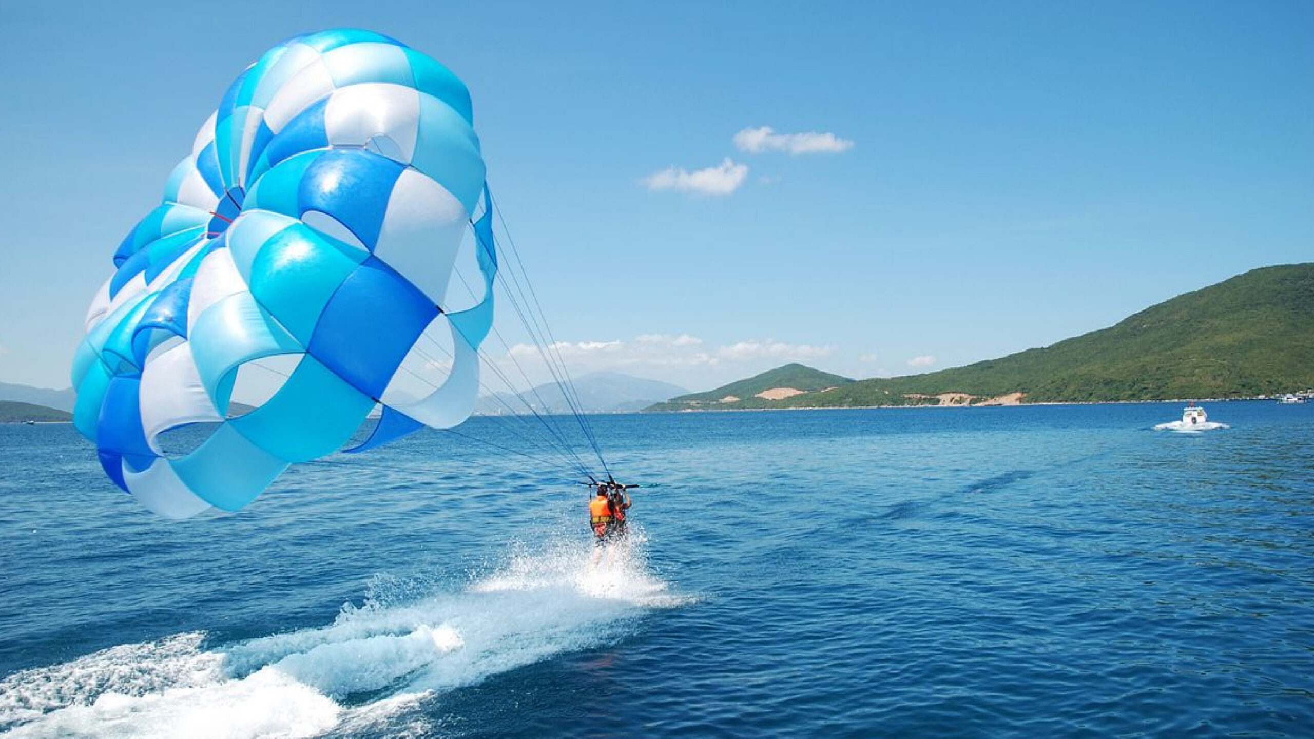 Biển Nha Trang – Viên Ngọc Của Miền Trung Nắng Gió