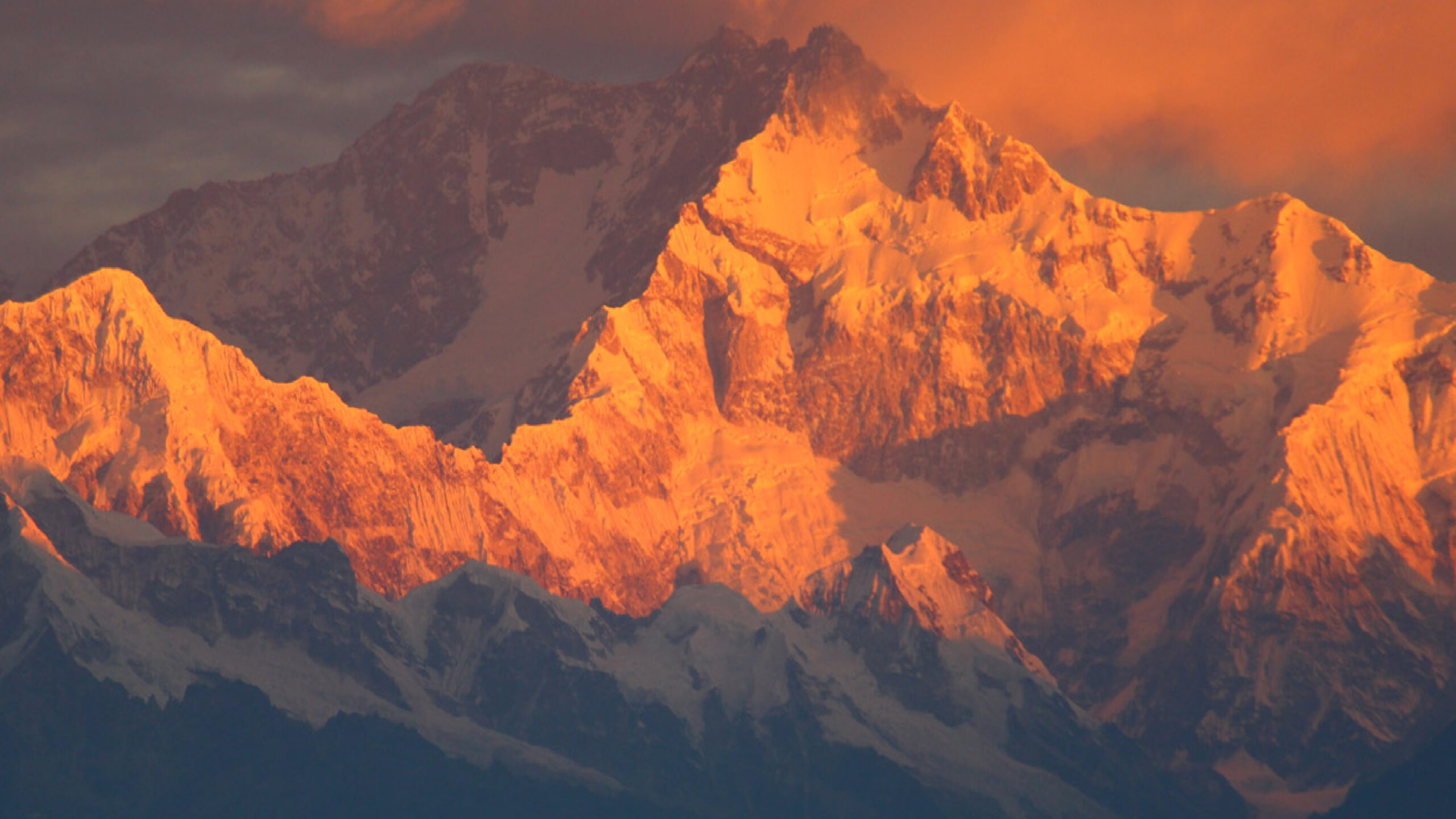 Kangchenjunga – Ngọn núi thiêng giữa mây trời Nepal và Ấn Độ