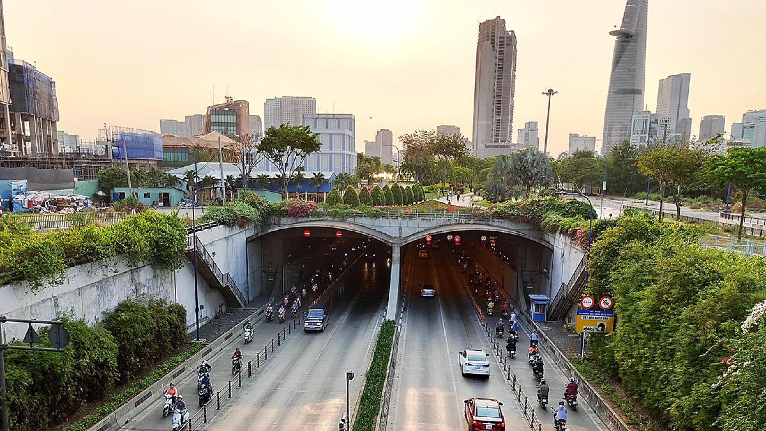 Hầm Thủ Thiêm – Kỳ Quan Dưới Dòng Sông Sài Gòn