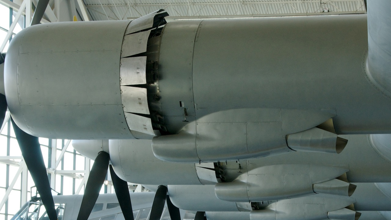 Hughes H-4 Hercules – Giấc mơ gỗ khổng lồ